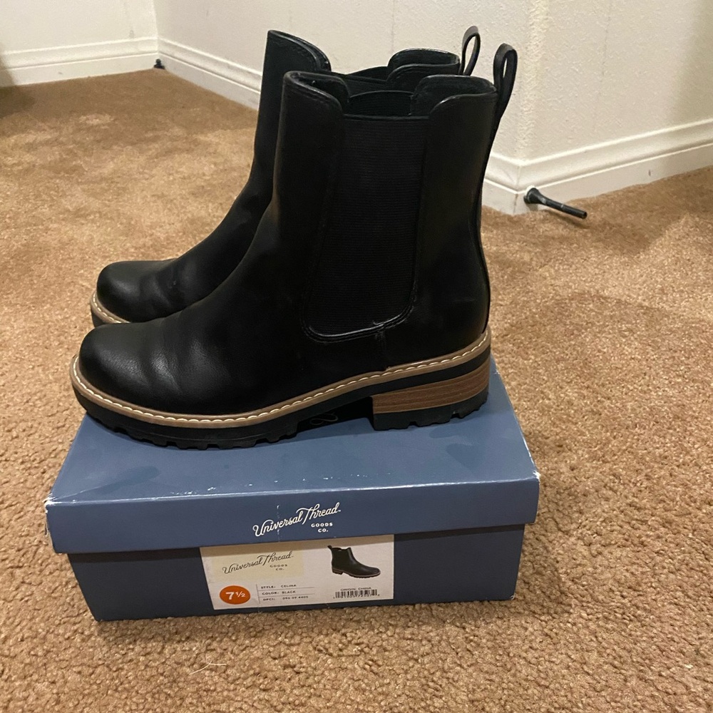 Women’s universal thread boot